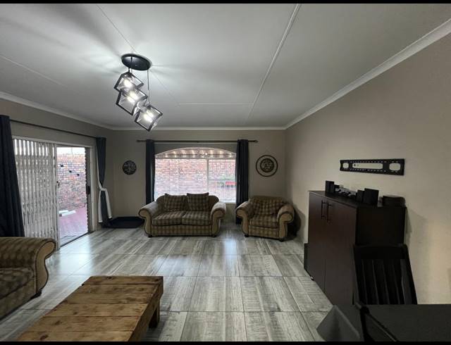 3 BEDROOM TOWNHOUSE FOR SALE IN THREE RIVERS